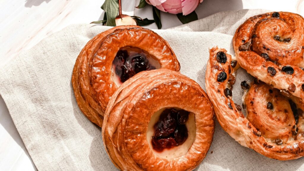 How Togo WhatsApp bloggers can collaborate with Switzerland advertisers in 2025