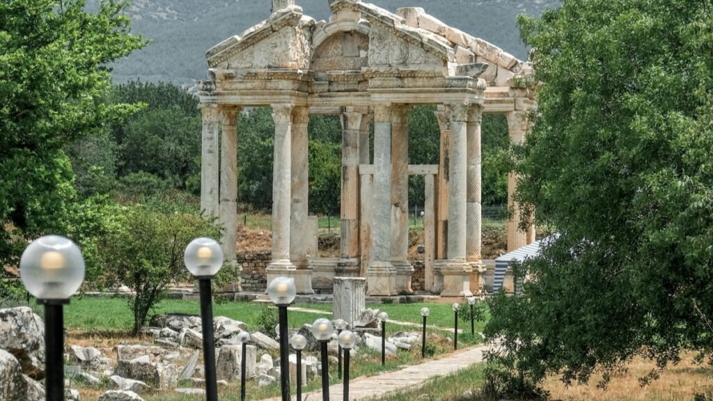 How Togo Pinterest bloggers can collaborate with UAE advertisers in 2025