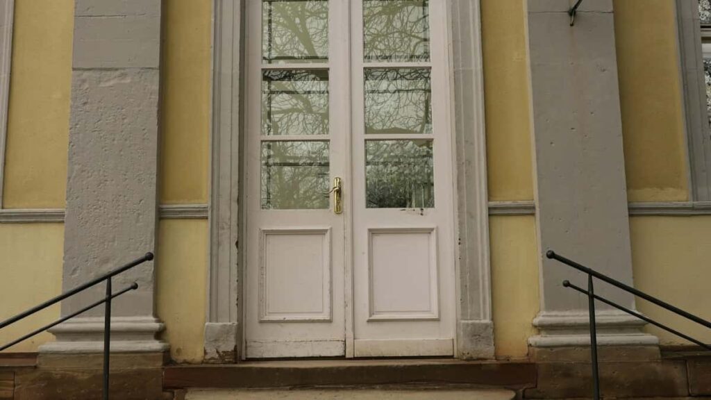 2025 Japan Snapchat Togo Advertising Rate Card Nɔviwo