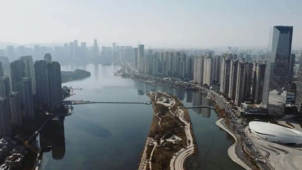 Ʋuɖuɖɔla le Instagram le Qatar, ŋu ɖe agbeɖeɖeɖe le paid content deal me, alo wòle agbe ŋusẽ dzi.