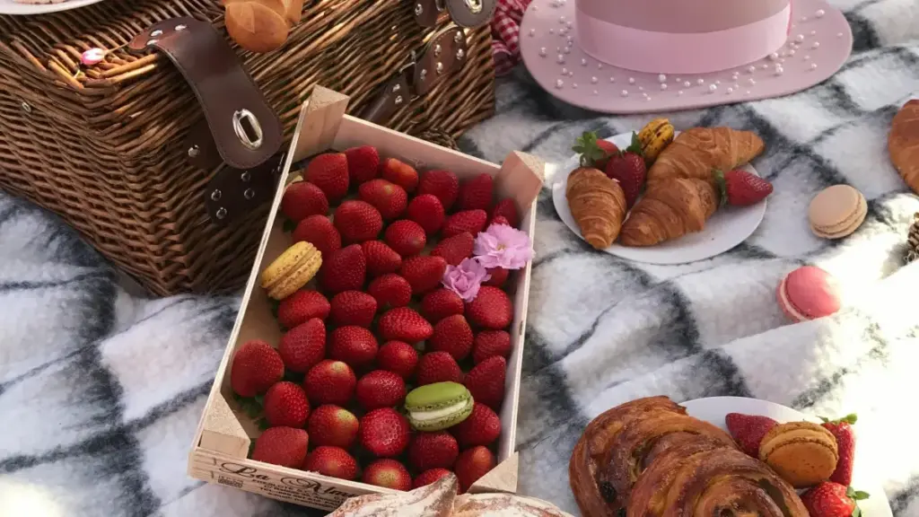 Dzidudu be yewɔ nyateƒe le ŋkume le Ecuador brands kple Netflix meɖe be wòle before-and-after transformations.