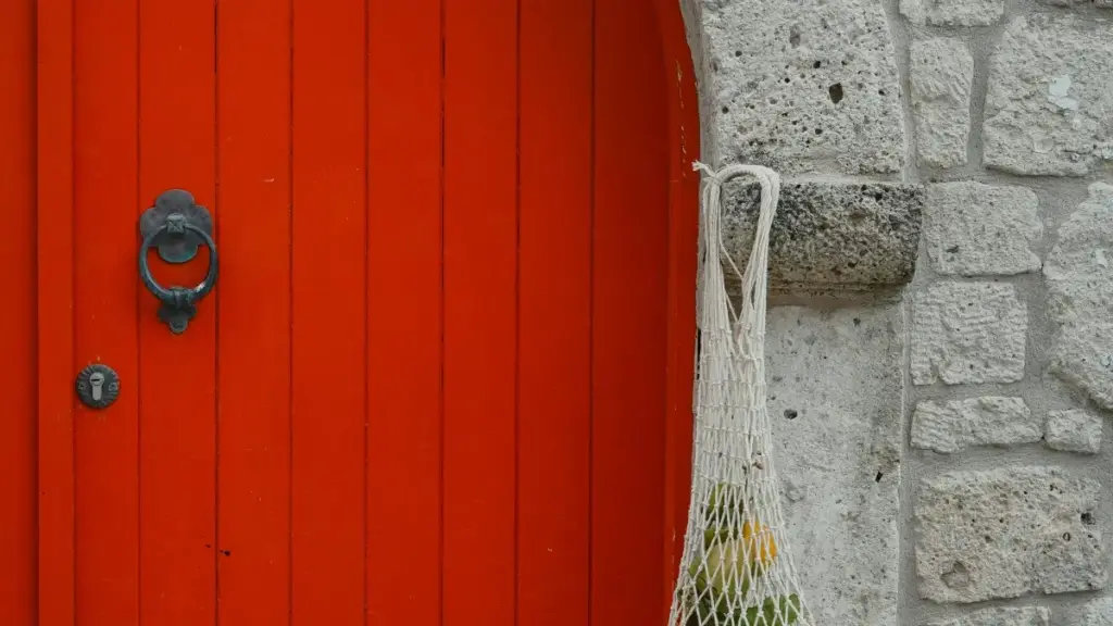 Nudzraɖe le Togo woƒe adzɔgbeɖeŋu: nyateƒe le ƒe siwo do go me wòɖu Slovakia Instagram creators eye wòtsɔ seasonal sales kple conversion.