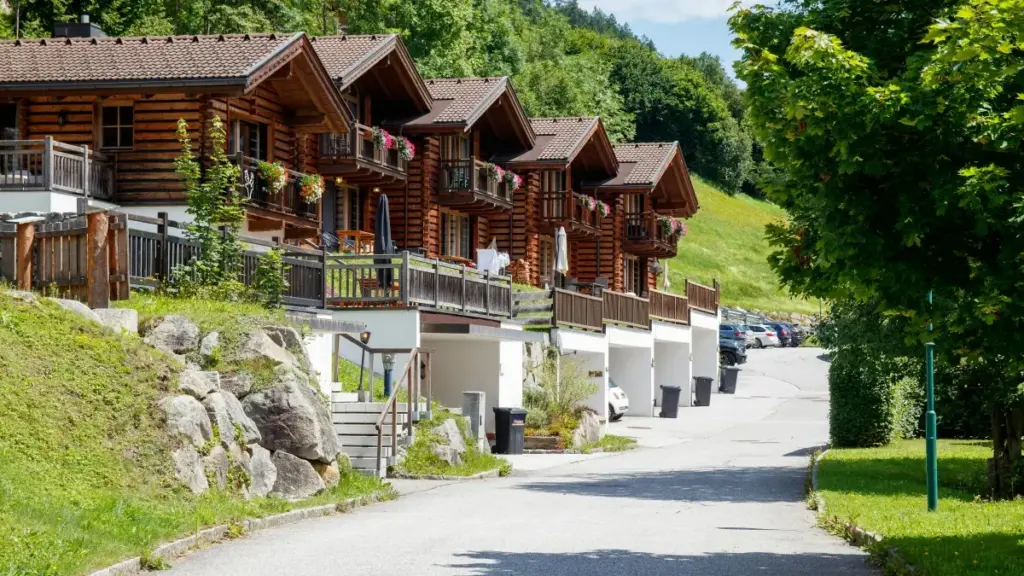 "Dɔwɔɖeɖe gake praktikal gblɔɖoɖo le fia: nyateƒeɖe kple takpekpeɖe be wòɖe Serbia Moj creators le wò brand kple sezonal fashion."