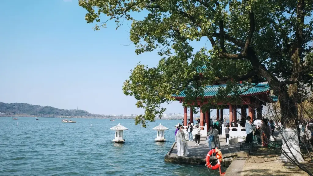 Dzɔ Bahrain beauty brands le YouTube kple TikTok me, eye wòle ambassador be yɔ afɔ wò brand.