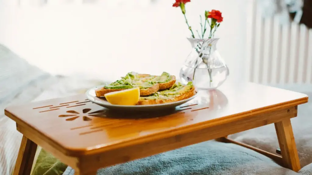 Ŋutsu ɖoɖoɖo le woƒe Apple Music meɖe Cambodia brandwo dome eye wòle beauty brand ambassador ɖe.