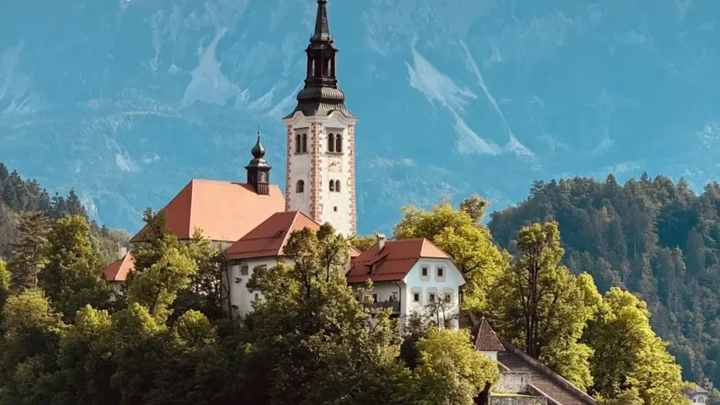 Nyeɖe asi le Togoɖeɖe: nyateƒe le fiawo me be nyateƒeŋu ɖe Malaysia Spotify creators kple unboxing kampɛɖiame ƒe viral gbedoxɔwo.