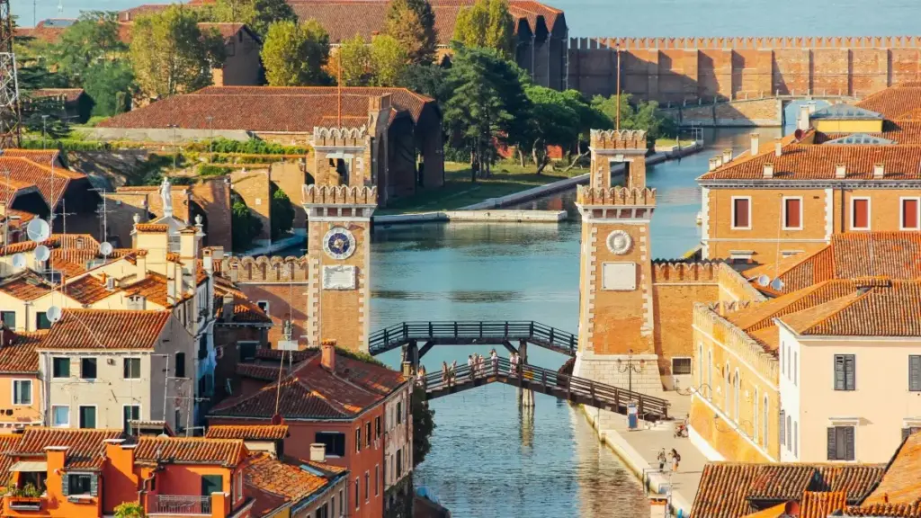 Nudzrɔ̃ɖi le Togo, gake wòle eɖokui ɖe Algeria brands le Twitter kple styling challenges — nyateƒeɖeɖe, tips, kple MaTitie NordVPN susuɖoɖo.