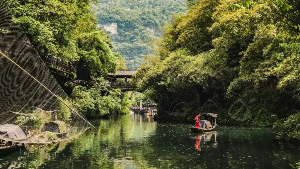 Nudzɔlawoɖeɖeɖe le Togo: ŋutɔ̃ɖiɖi ame siwo wòɖe haul videos le Douyin, nu vɔ̃ Oman brands kple strategies ƒe wòɖeɖe.