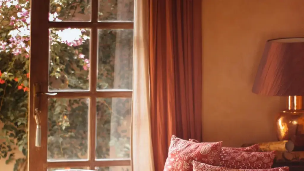 Nustrategi ɖe Togo me: kplɔ Denmark LinkedIn creators, nuɖuɖoɖo le UGC kampeni, kple maɖoɖo tips kple tools.